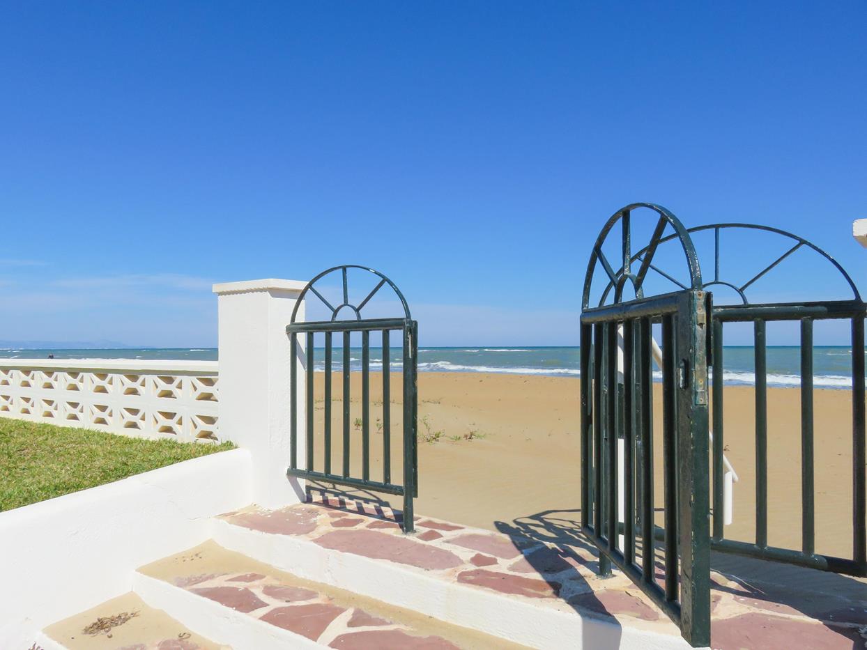 Apartamento de playa en Denia con vistas al mar